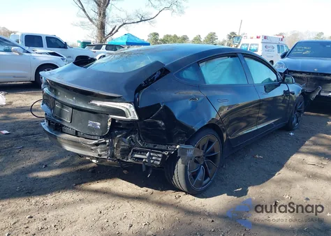 2024 Tesla Model 3 Performance All-Wheel Drive z USA, uszkodzony, nr VIN 5YJ3E1ET0RF880929